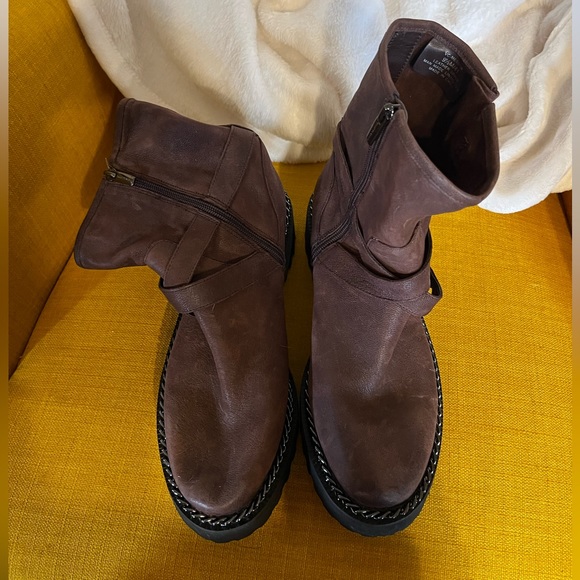 Vince Camuto Brown Purple Messtia Leather Combat Boots 9.5 - Picture 4 of 5